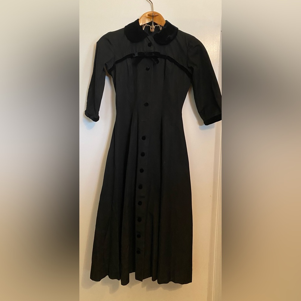 Vintage Hayette Black With Velvet Trim Dress